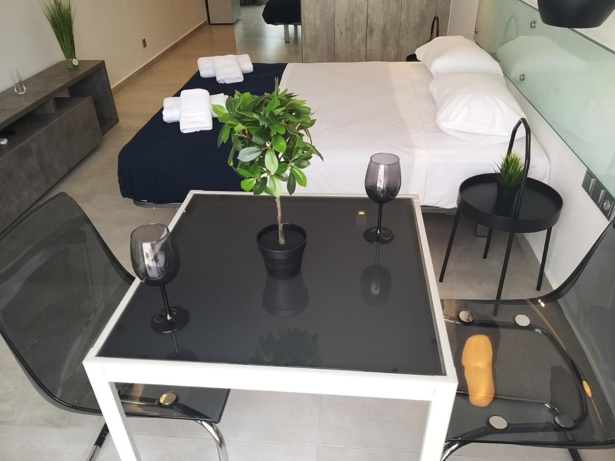 Amazing Apartments @ Aiolou Str. Ateny Zewnętrze zdjęcie